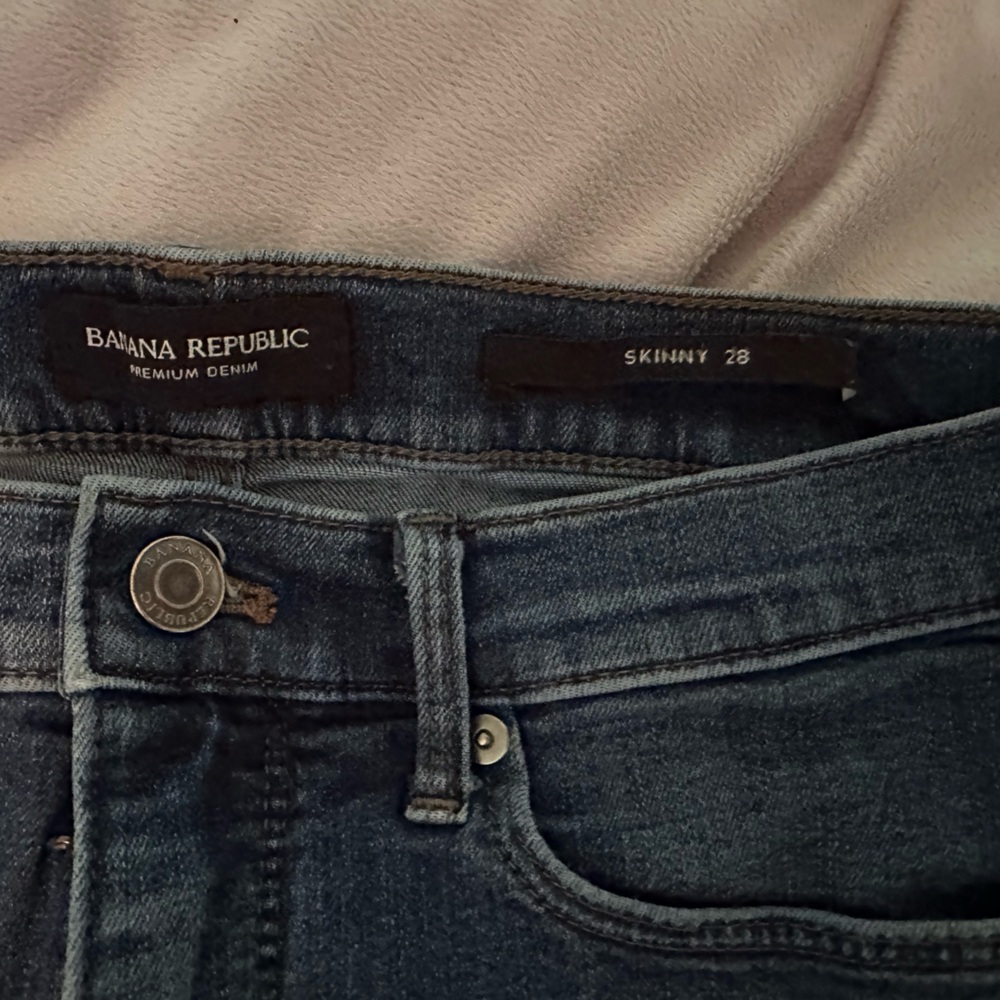 Banana republic denim jeans, size 28 skinny dark wash